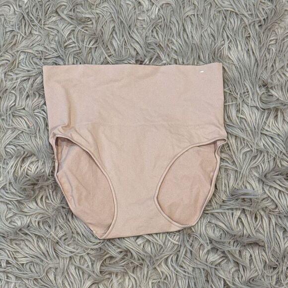 Spanx shapewear undies size small - Picture 1 of 4